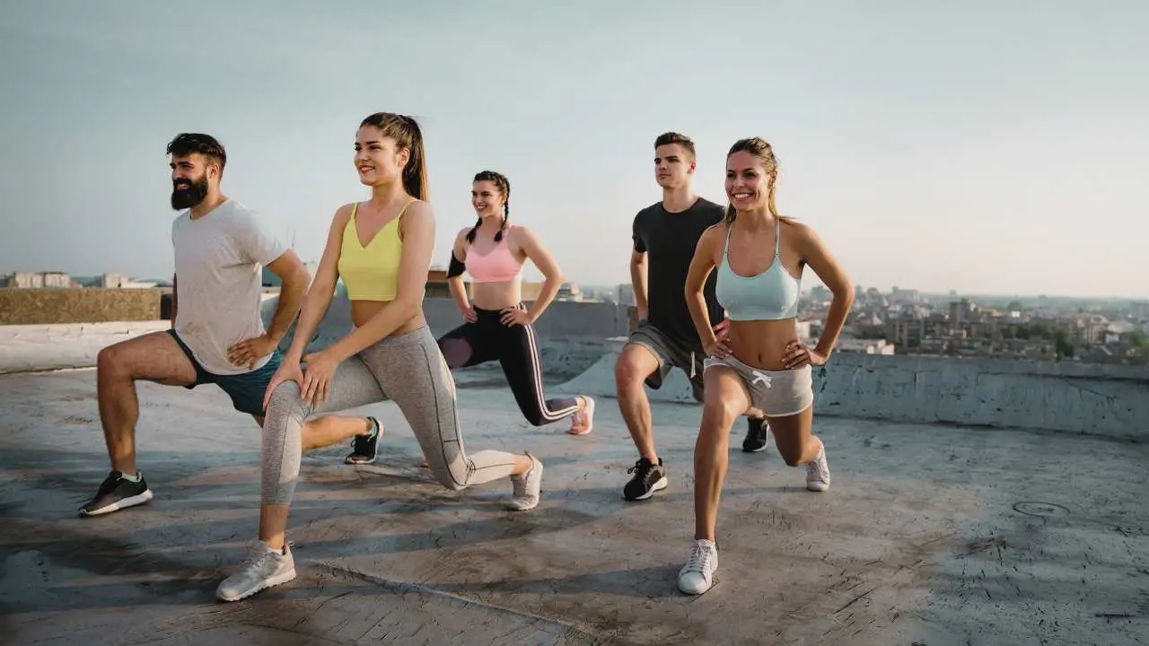 La routine da 8 minuti che rigenera corpo e mente ovunque ti trovi