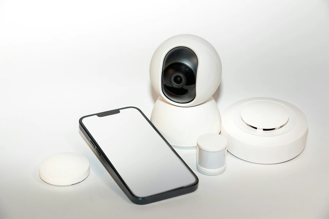 Telecamere in casa: multa salata per chi viola la privacy dei vicini! Immagine selezionata