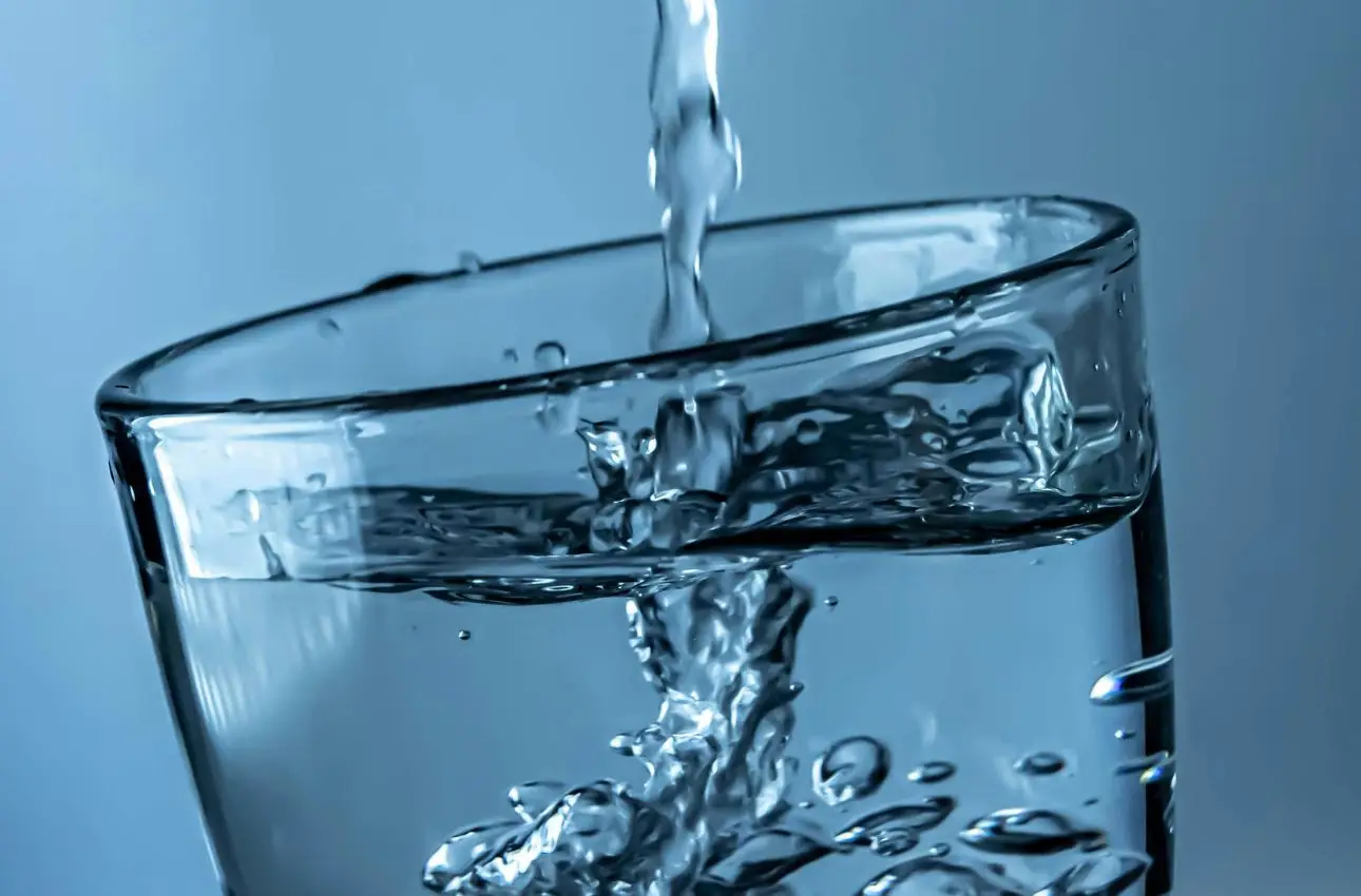 Bere acqua non basta: ecco il vero segreto per dissetarti subito Immagine selezionata