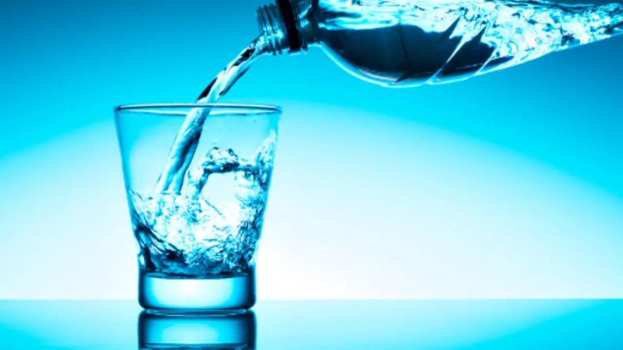 Bere acqua non basta: ecco il vero segreto per dissetarti subito Immagine selezionata