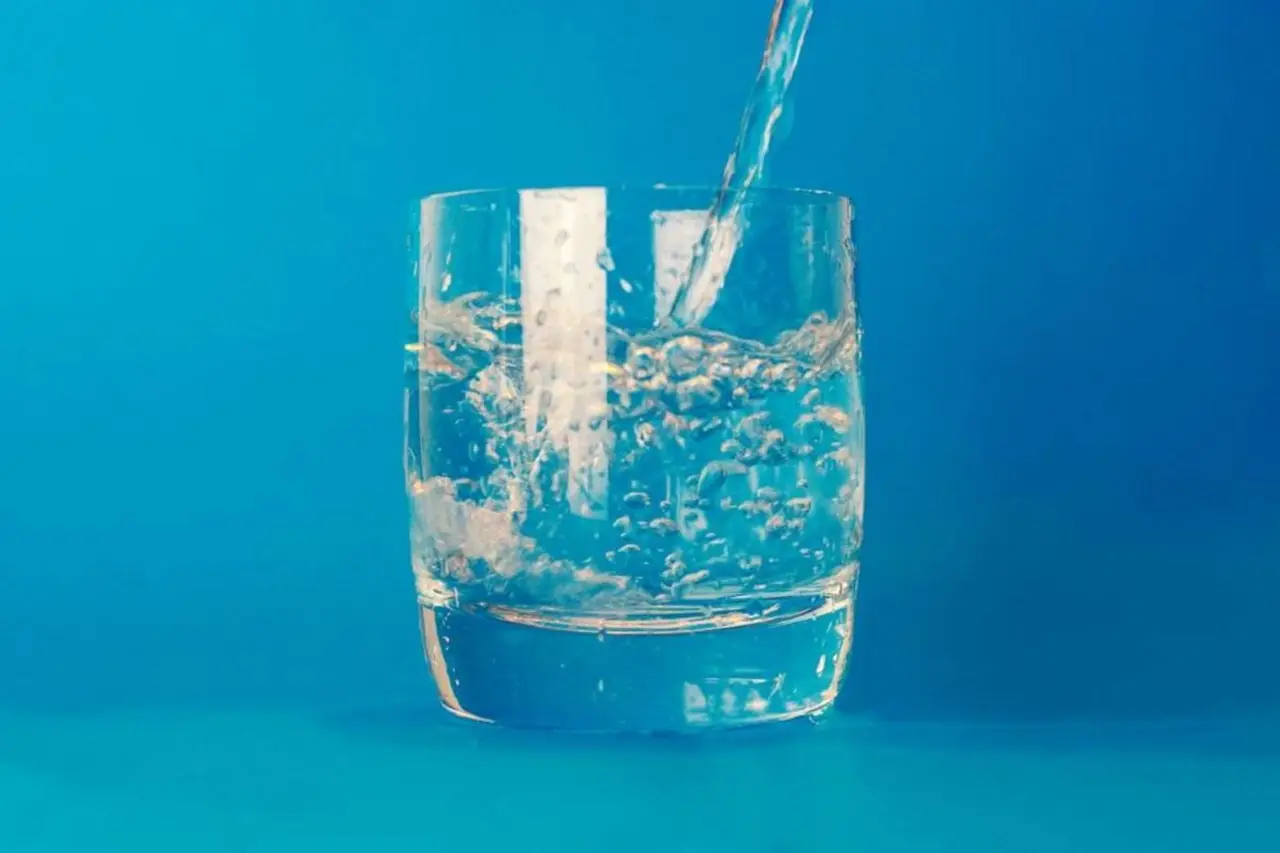 Bere acqua non basta: ecco il vero segreto per dissetarti subito Immagine selezionata