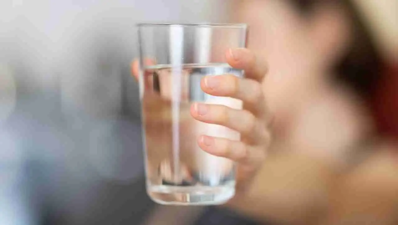 Bere acqua non basta: ecco il vero segreto per dissetarti subito Immagine selezionata