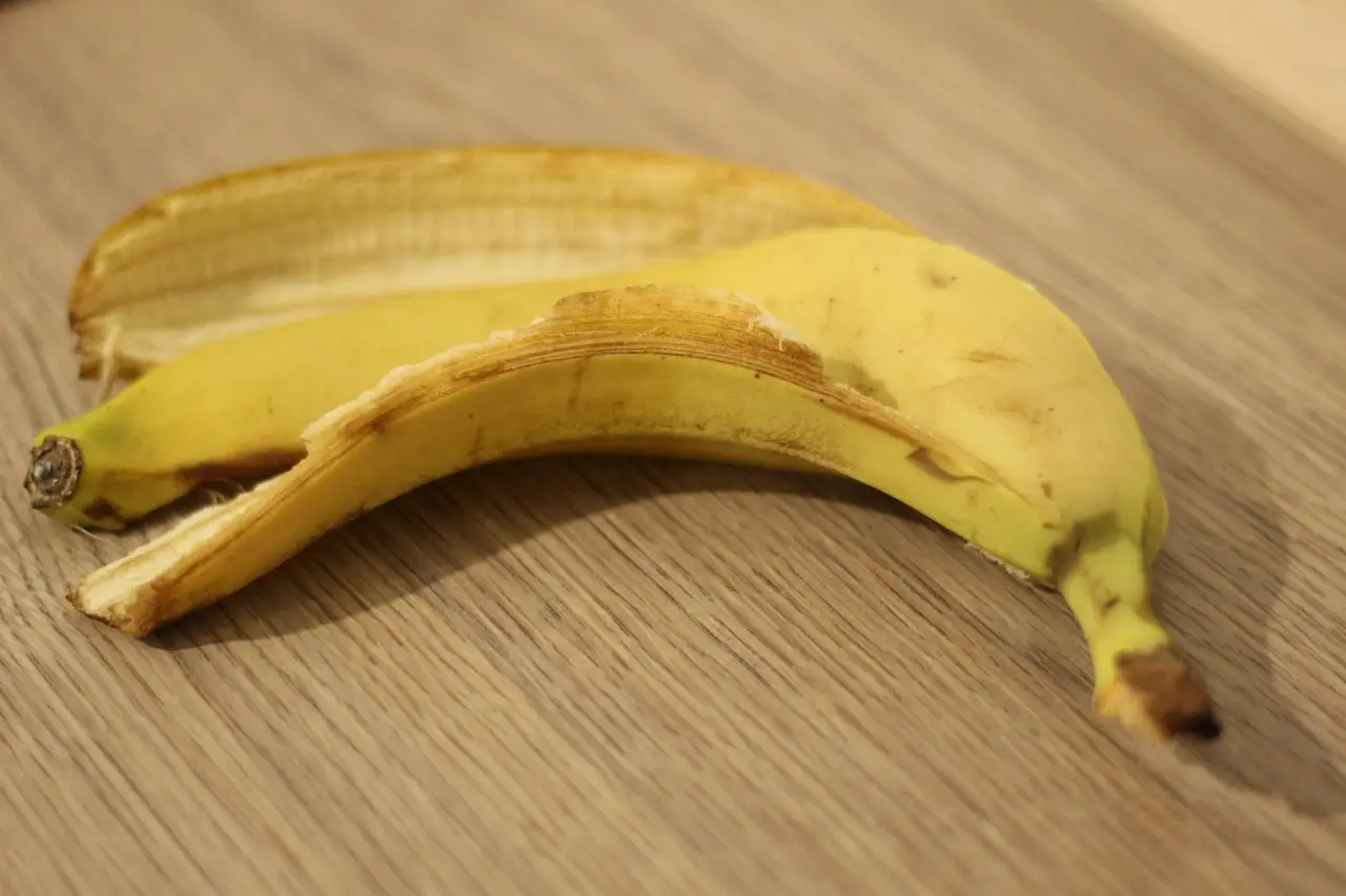 Svelato metodo rivoluzionario per usare le bucce di banana per rinvigorire il tuo giardino