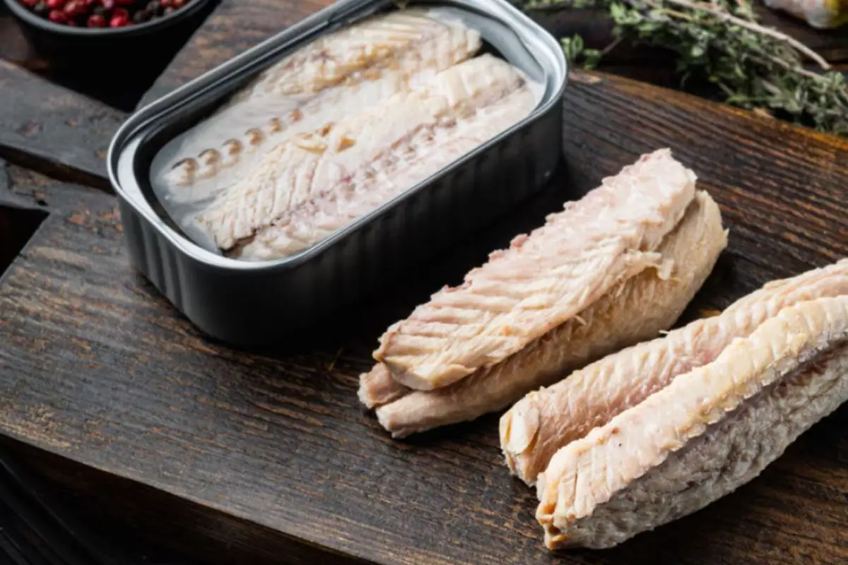 Boom dello sgombro in scatola: ecco perché sta andando a ruba nei supermercati