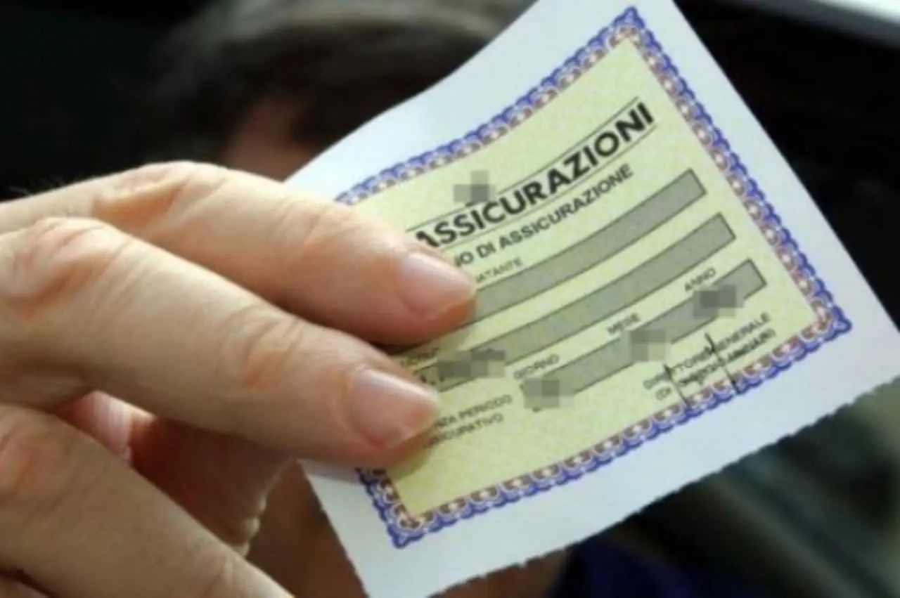 Assicurazione auto over 70: ecco cosa valutare per risparmiare davvero sul premio Assicurazione auto over 70: ecco cosa valutare per risparmiare davvero sul premio