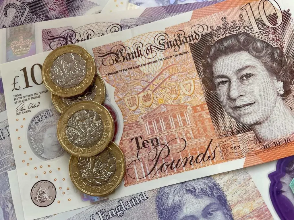 Sterlina inglese: ecco quanto vale oggi se la vendi in Italia Sterlina inglese: ecco quanto vale oggi se la vendi in Italia