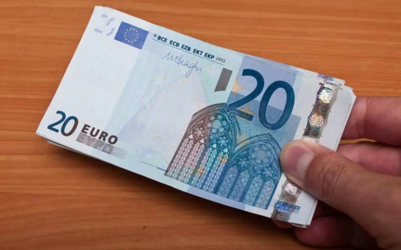 Vecchie banconote da 20 e 50 euro: regole per il ritiro e come sostituirle SS - vecchie banconote euro