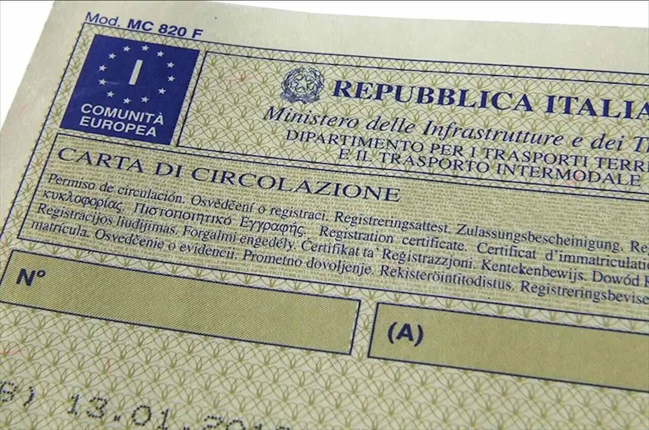 Le nuove regole per il rinnovo del passaporto dopo i 65 anni: cosa sapere SC - Passaporto anziano