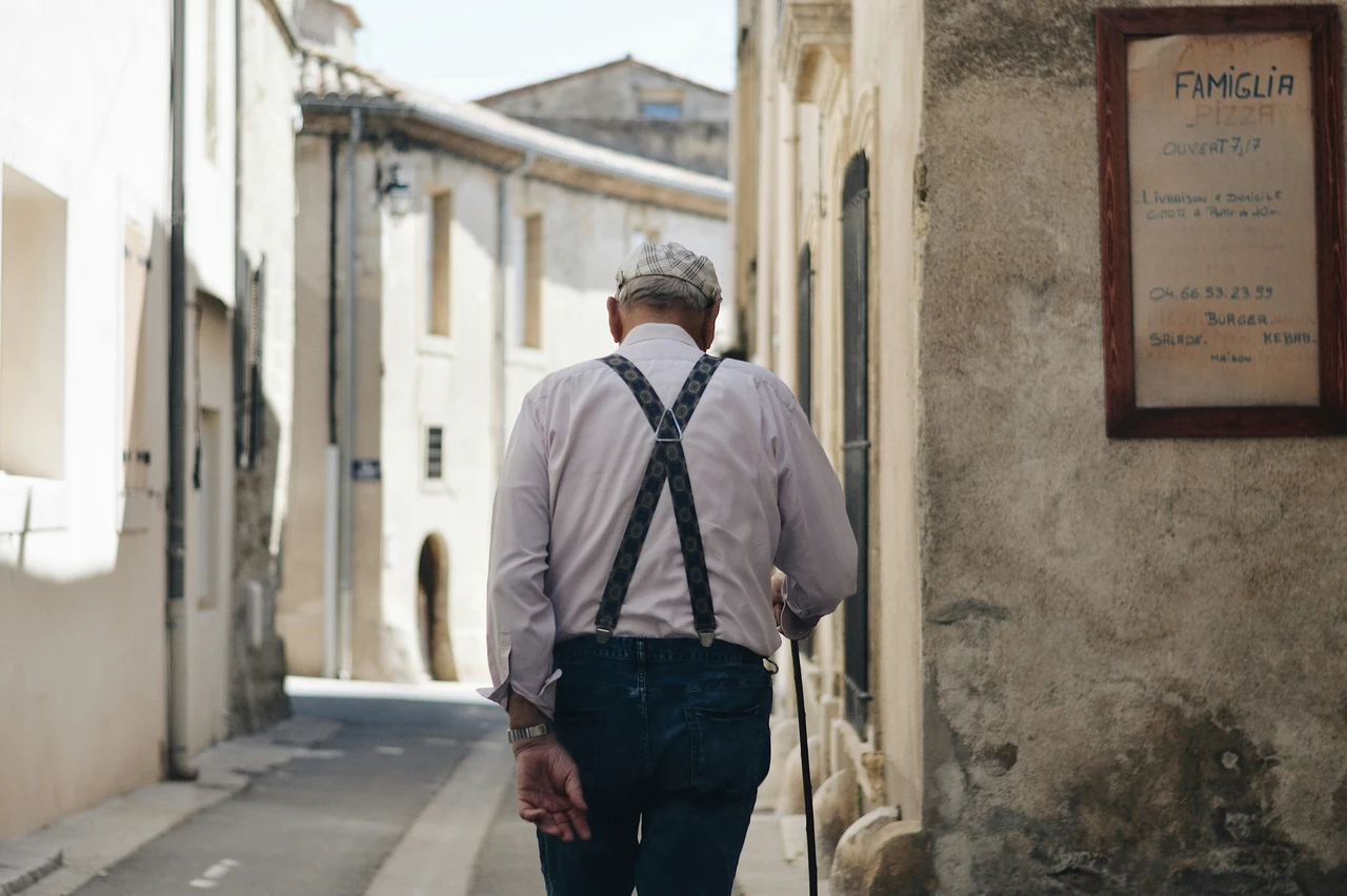 Revisioni auto: cosa cambia per chi ha superato i 70 anni secondo la nuova normativa Revisioni auto: cosa cambia per chi ha superato i 70 anni secondo la nuova normativa